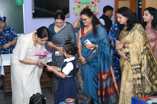   अध्यक्षा CWA का RCWA 108 RAF दौरा
